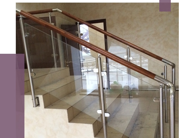 Комбинированные перила из металла и дерева в Березниках