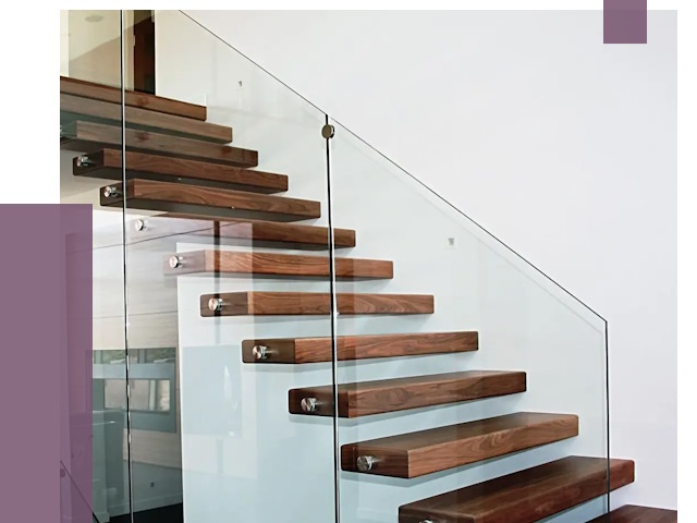 Стеклянные перила для лестницы в Березниках от 14934 руб.