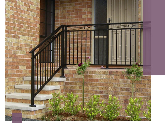 Уличные перила из металла под ключ в Березниках