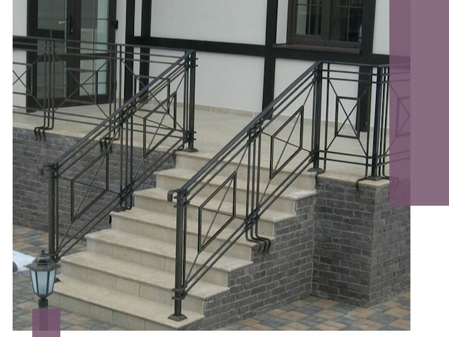 Перила для крыльца в Березниках — монтаж, изготовление и установка