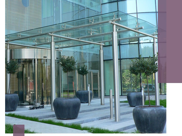 Навесы из стекла на заказ в Березниках — монтаж и установка