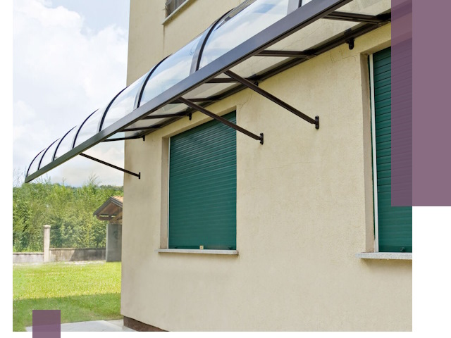 Козырьки над окнами в Березниках — изготовление и монтаж по выгоде