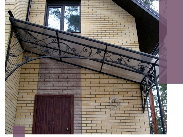 Односкатные козырьки из металла под ключ в Березниках